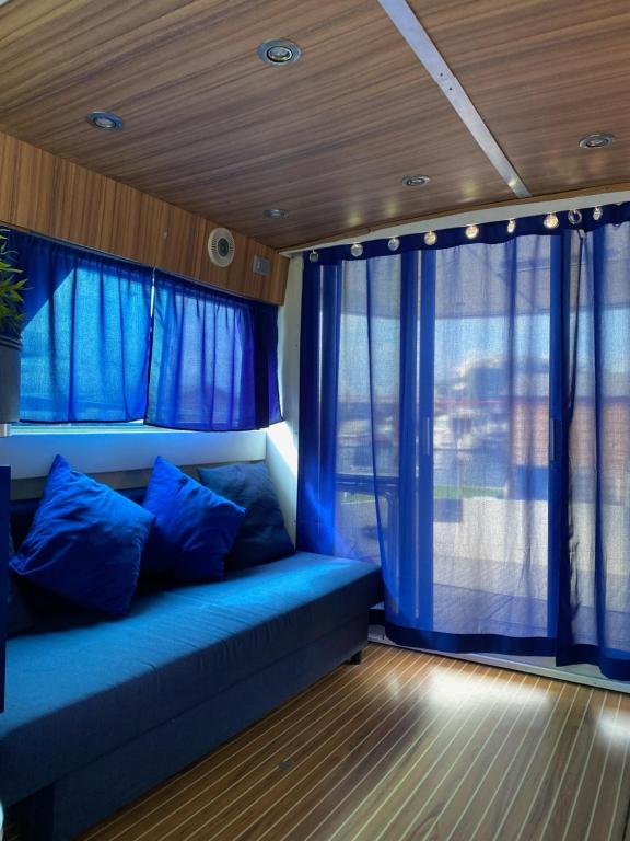 Postel nebo postele na pokoji v ubytování Yate en Gijon , experiencia única