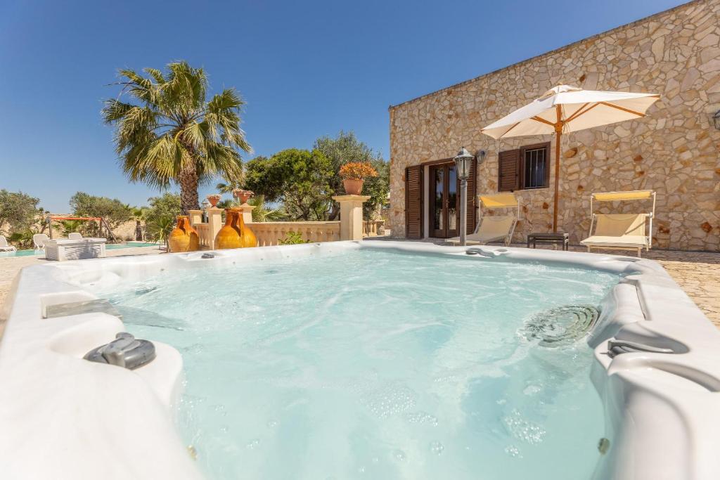 Πισίνα στο ή κοντά στο Villa Arianna