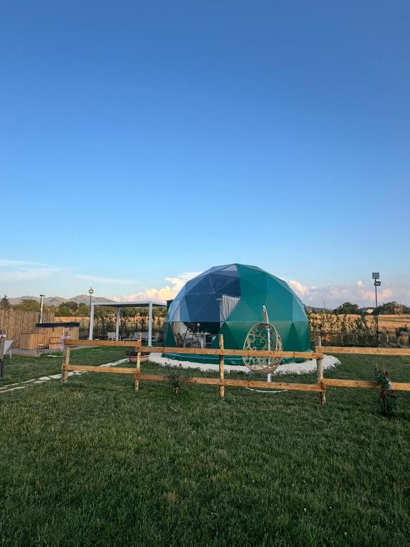 Fotografie z fotogalerie ubytování Glamping Monte Velino v destinaci Massa dʼAlbe