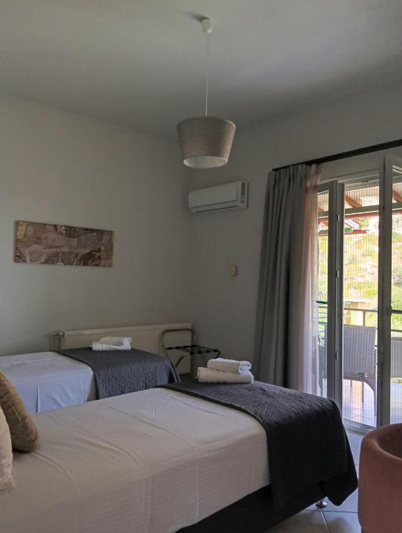 Paxos Rock Apartments - 13