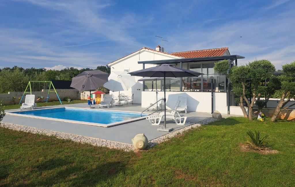 Bazén v ubytování Villa Fortuna Visnjan nebo v jeho okolí