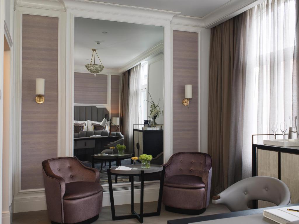 Posezení v ubytování Britannia Hotel