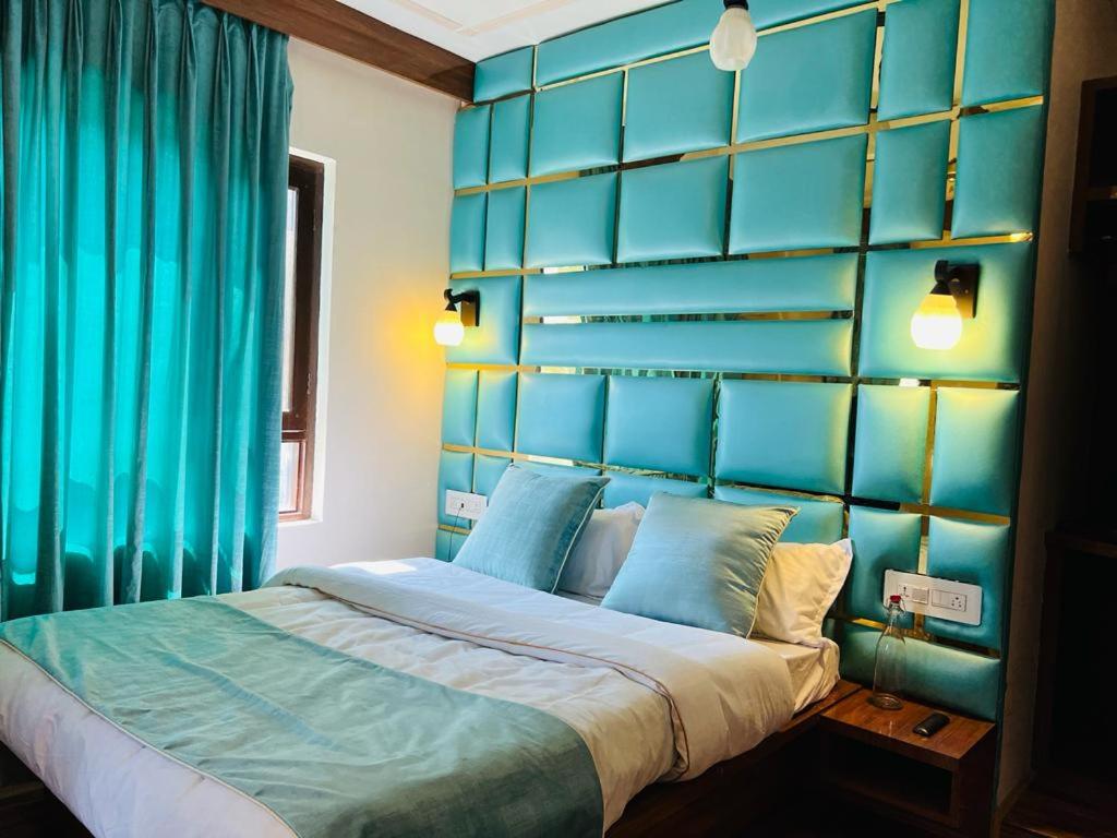 Postel nebo postele na pokoji v ubytování The Shelter Heritage A Boutique Hotel