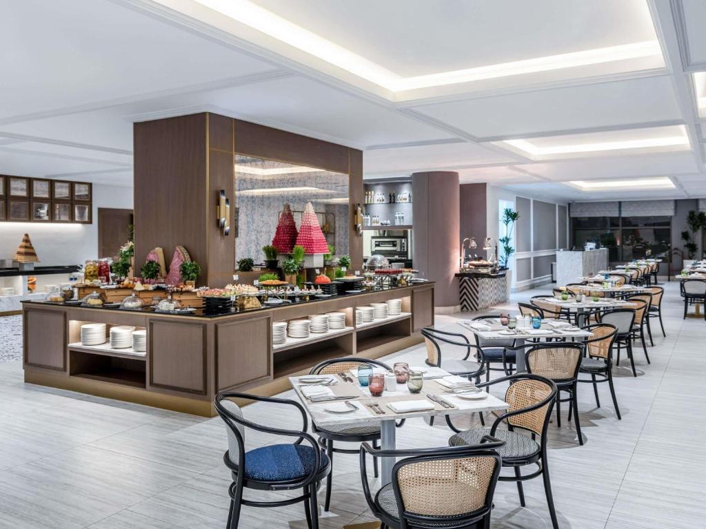 Restaurace v ubytování Sofitel Dubai Jumeirah Beach