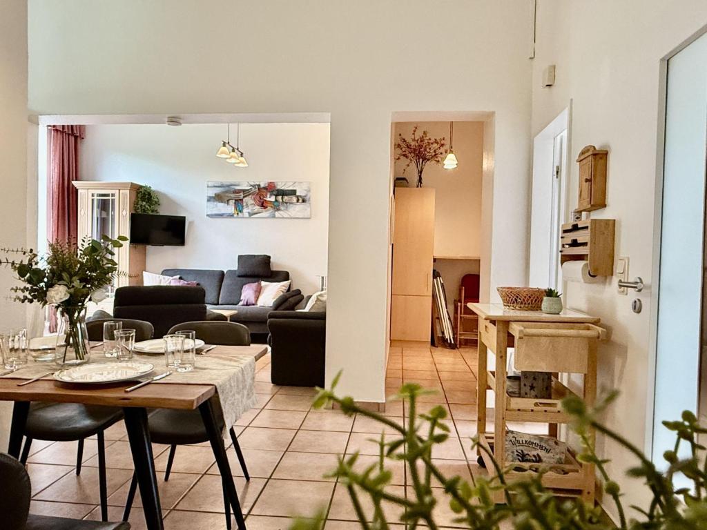 Posezení v ubytování FeWo Wikinger Harleblick - Altfunnixsiel