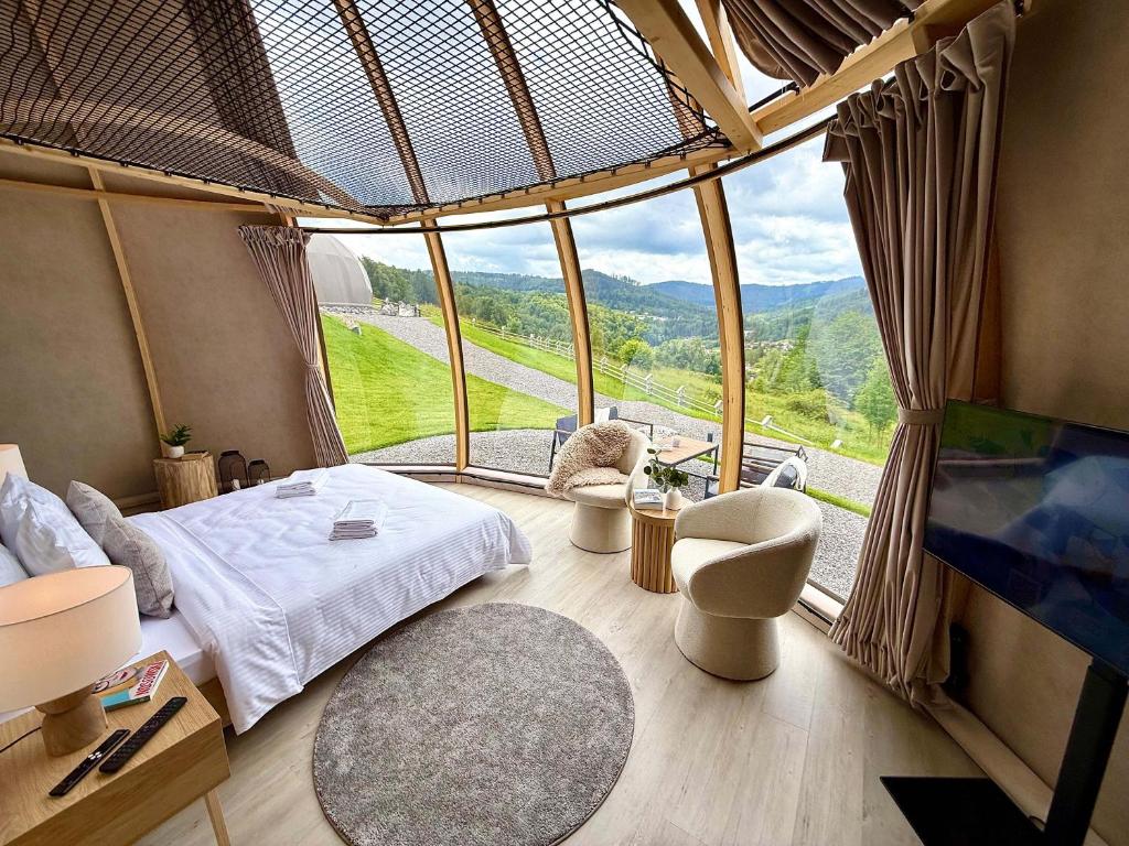 Nespecifikovaný výhled na hory nebo výhled na hory při pohledu z luxury tent