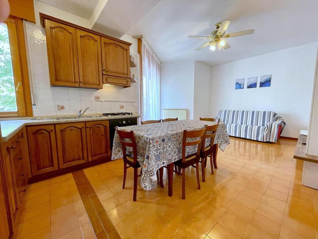 Kuchyňa alebo kuchynka v ubytovaní Appealing holiday home in Denia with private pool