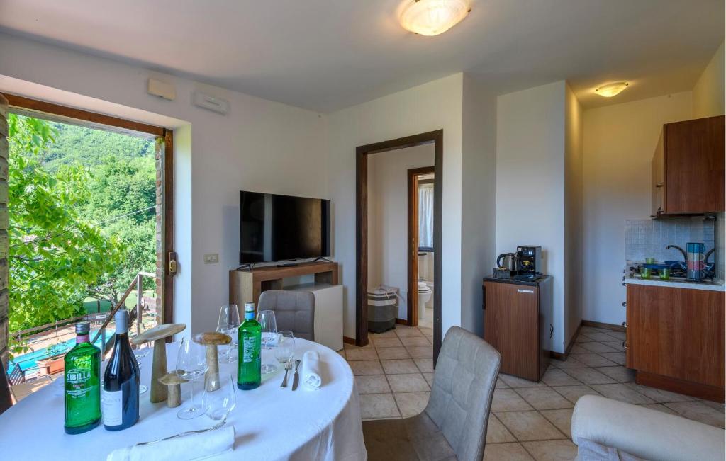 Stunning Apartment In Montemonaco - Apartamento De Dos Dormitorios