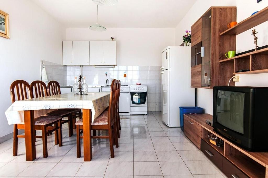 Kuchyňa alebo kuchynka v ubytovaní Apartment AnteV