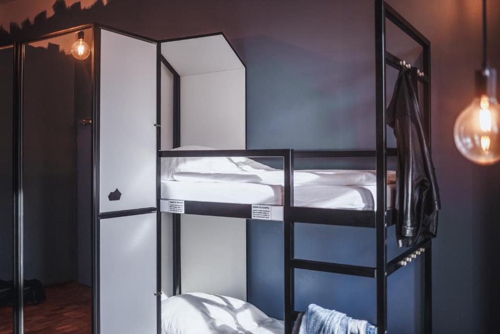 The Circus Hostel - Posto Letto In Dormitorio Misto Con 4 Letti