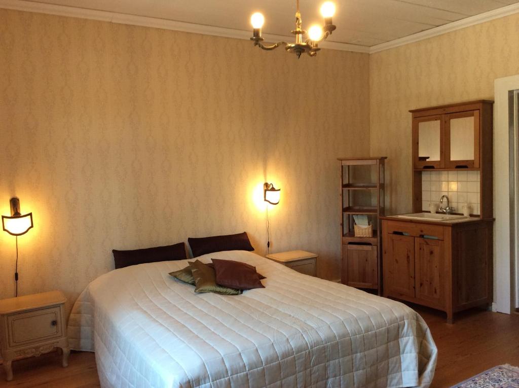 Tiittalan Kartano - Double Room With Shared Bathroom