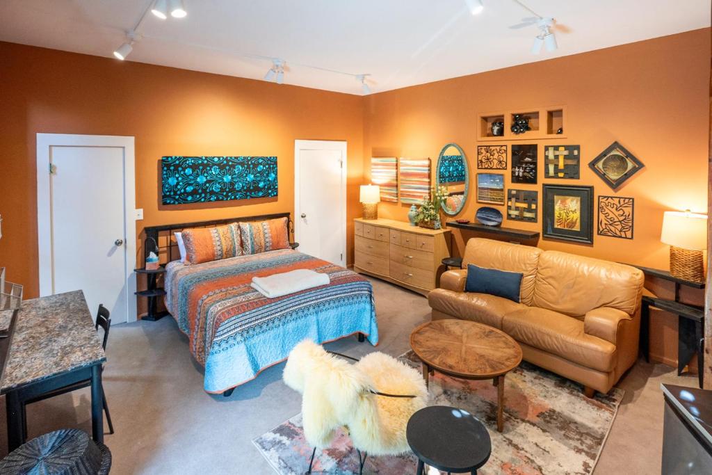 Boho Studio on 8th Ave West Queen Anne, Seattle, Seattle (updated ...
