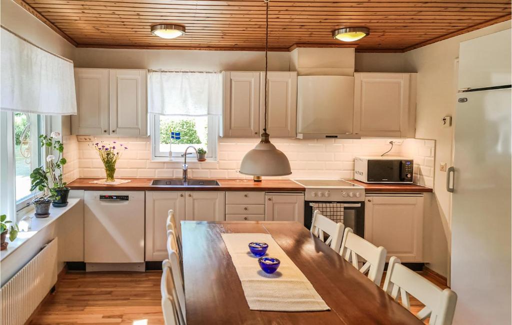 Nice Home In Tranås With Kitchen