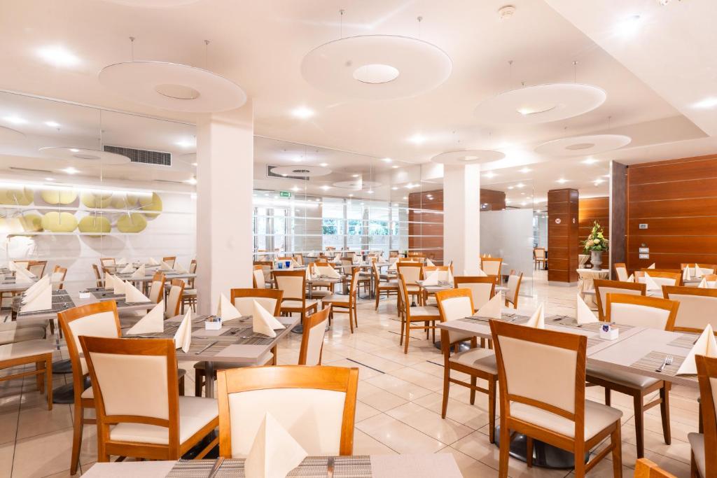 Restaurace v ubytování Caravel Bike Hotel