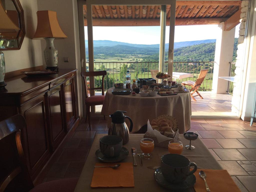 Nespecifikovaný výhled na hory nebo výhled na hory při pohledu z bed and breakfast