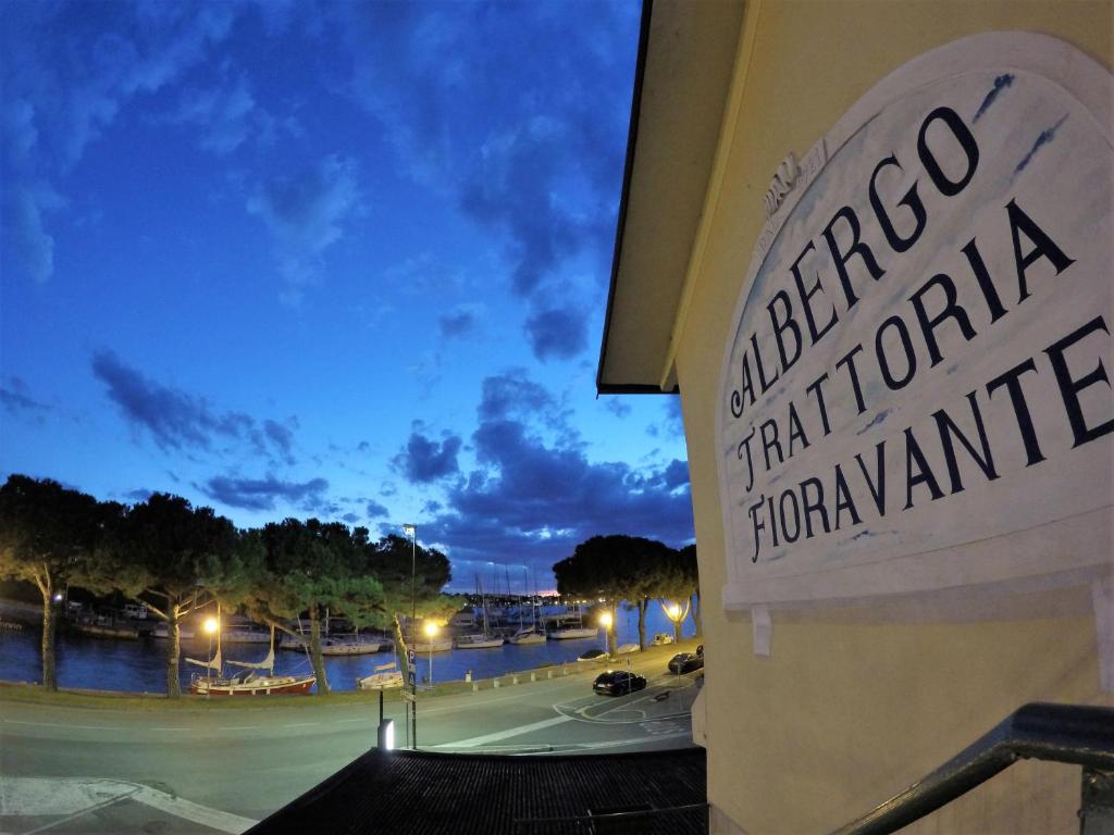 Fotografia z galérie ubytovania Albergo Trattoria Fioravante v destinácii Peschiera del Garda