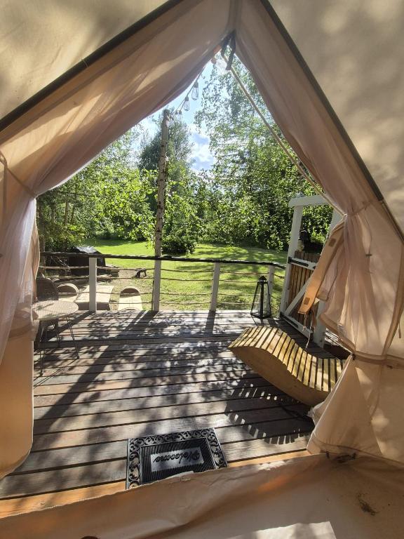 Balkón nebo terasa v ubytování Glamping Stola- Šepot kvetov