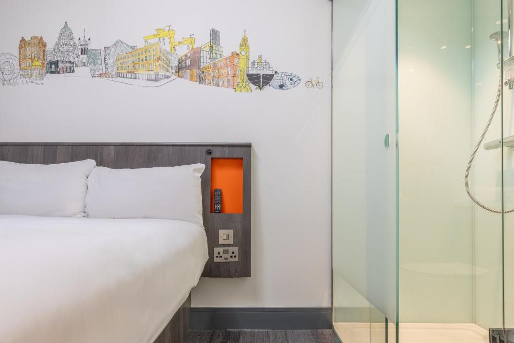 easyHotel Belfast - Resim 2
