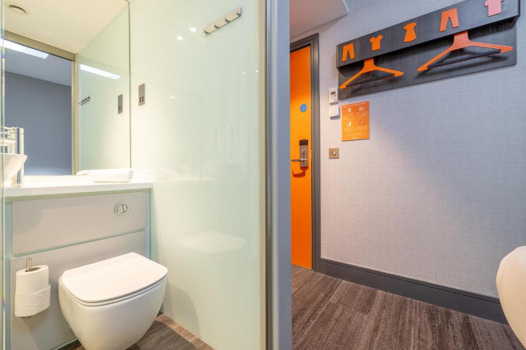 easyHotel Belfast - Resim 14