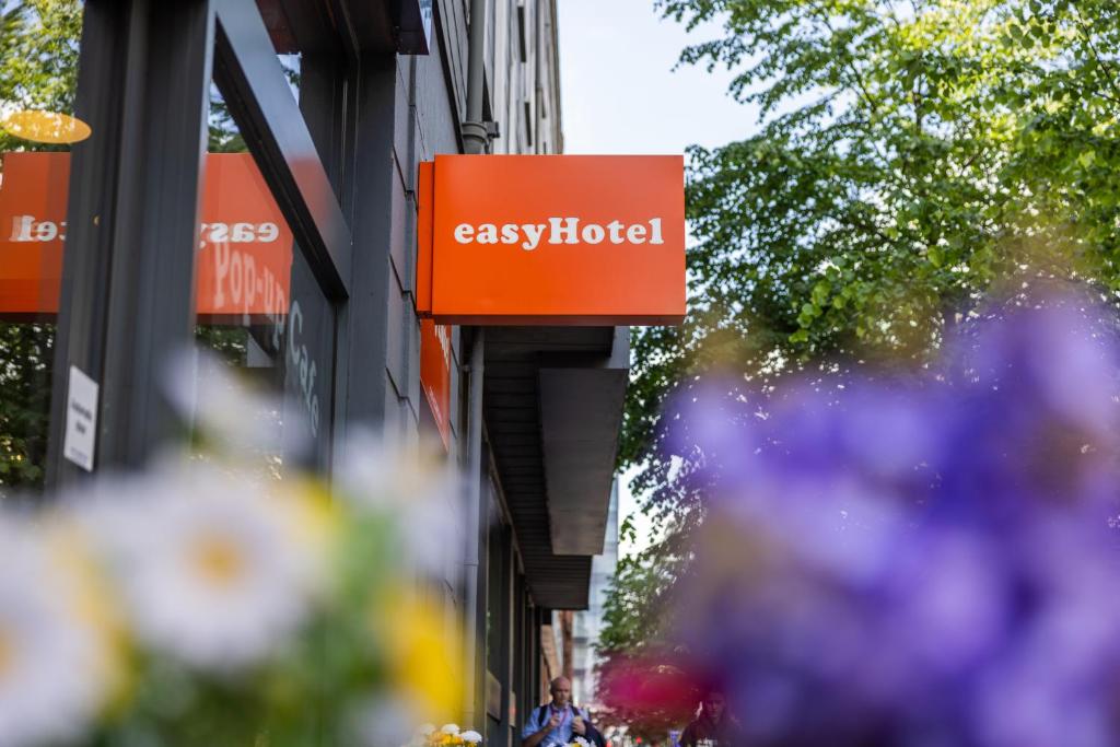 easyHotel Belfast - Resim 13