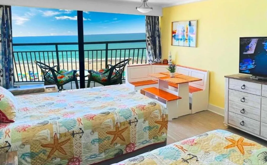New ! Ocean Reef Resort-Unique Renovated Oceanfront Condo -Free parking - Amazing pools & Views