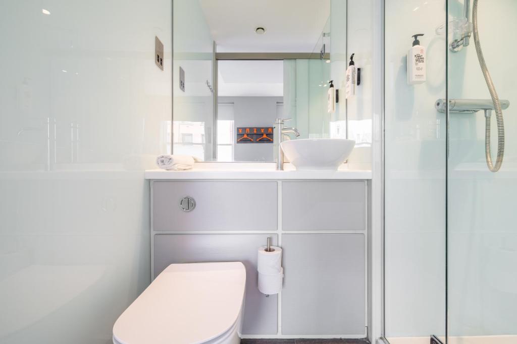 easyHotel Belfast - Resim 19