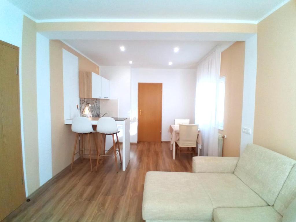 Posezení v ubytování City Center Apartment and Room