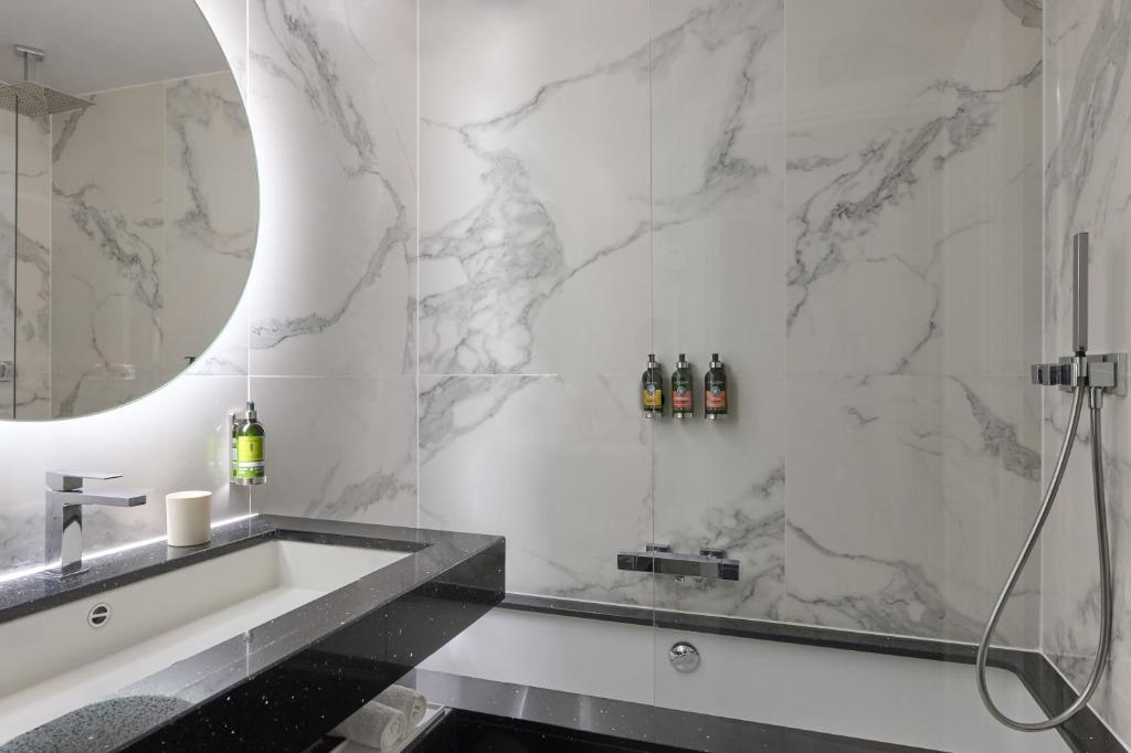 Fraser Suites Le Claridge Champs-Elysées - Resim 39