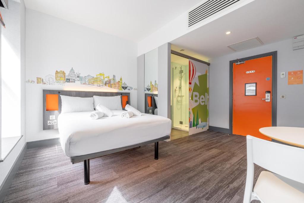 easyHotel Belfast - Resim 32