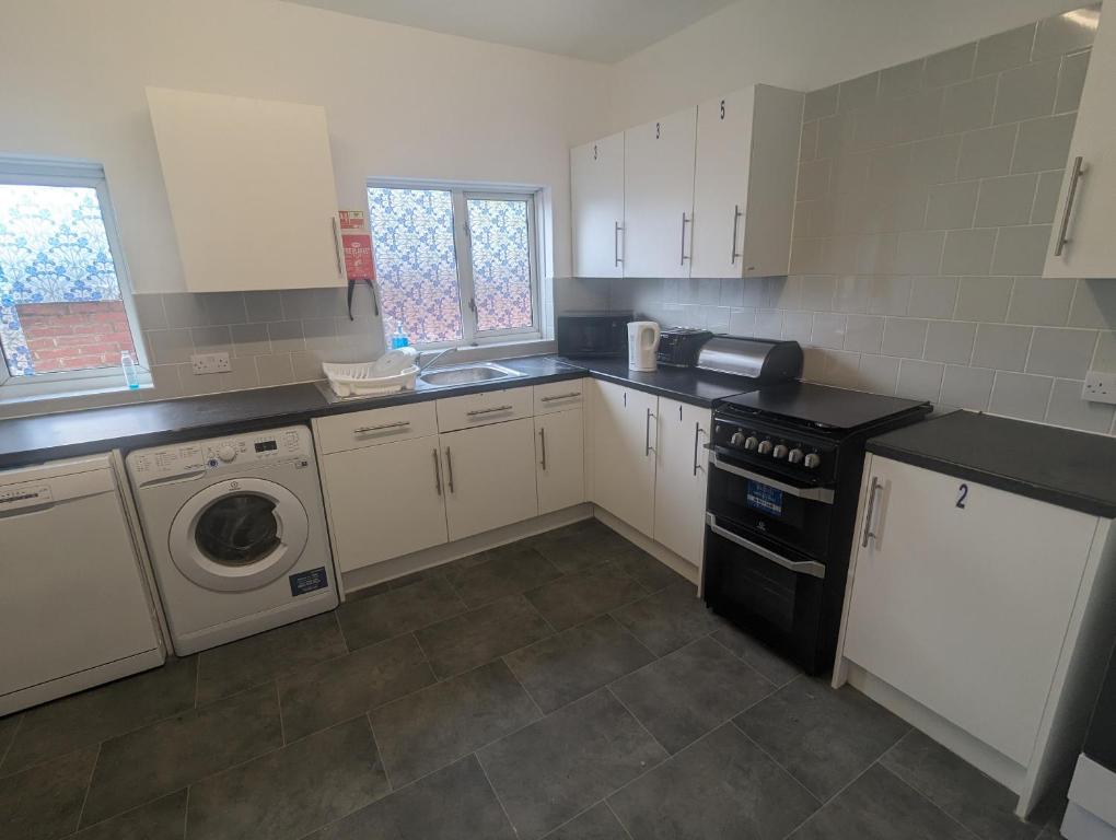 The Noisy Rooms - Resim 9