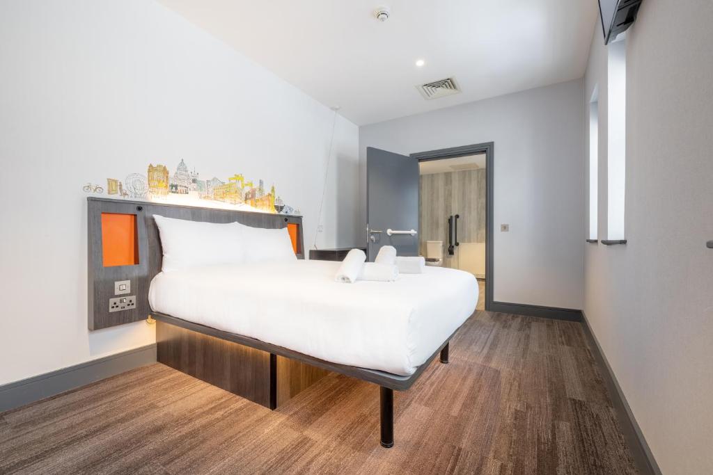 easyHotel Belfast - Resim 35