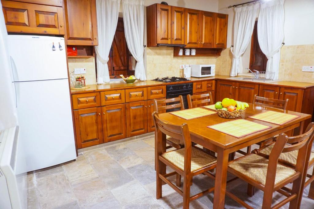Omodos Village Houses - Maison De Deux Chambres Pantelis