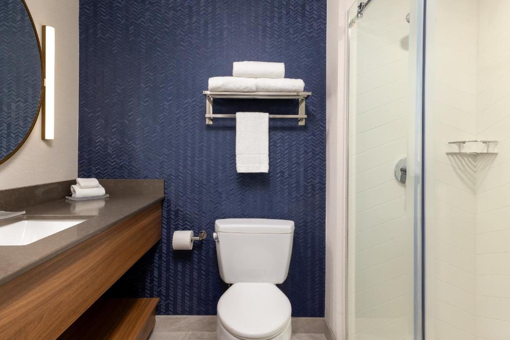 Koupelna v ubytování Fairfield by Marriott Inn & Suites Spokane Airport
