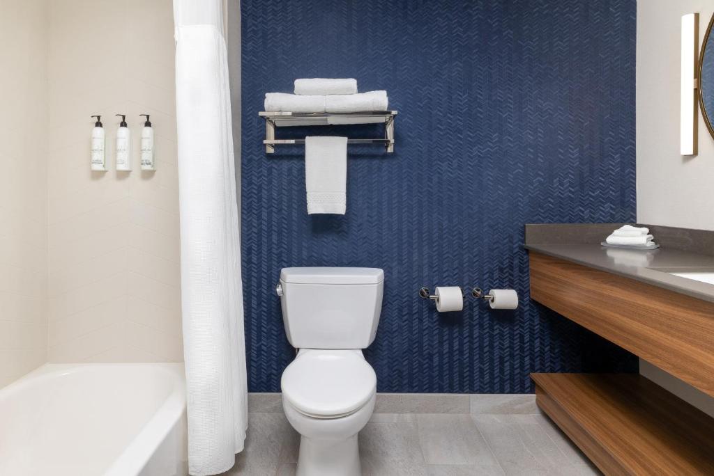 Koupelna v ubytování Fairfield by Marriott Inn & Suites Spokane Airport