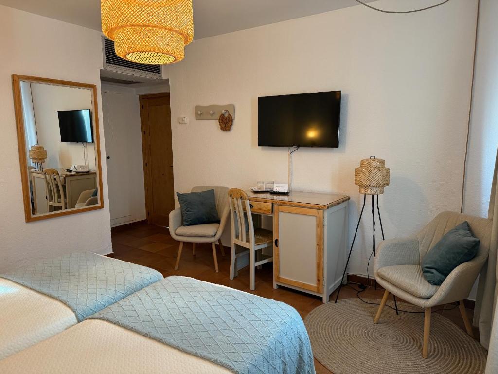 Hotel Los Olivos - 14