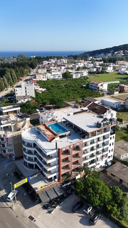 Nespecifikovaný výhled na destinaci Ulcinj nebo výhled na město při pohledu z hotelu