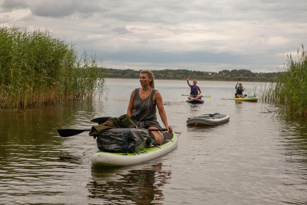 Výhled na řeku, která protéká v blízkosti luxury tent