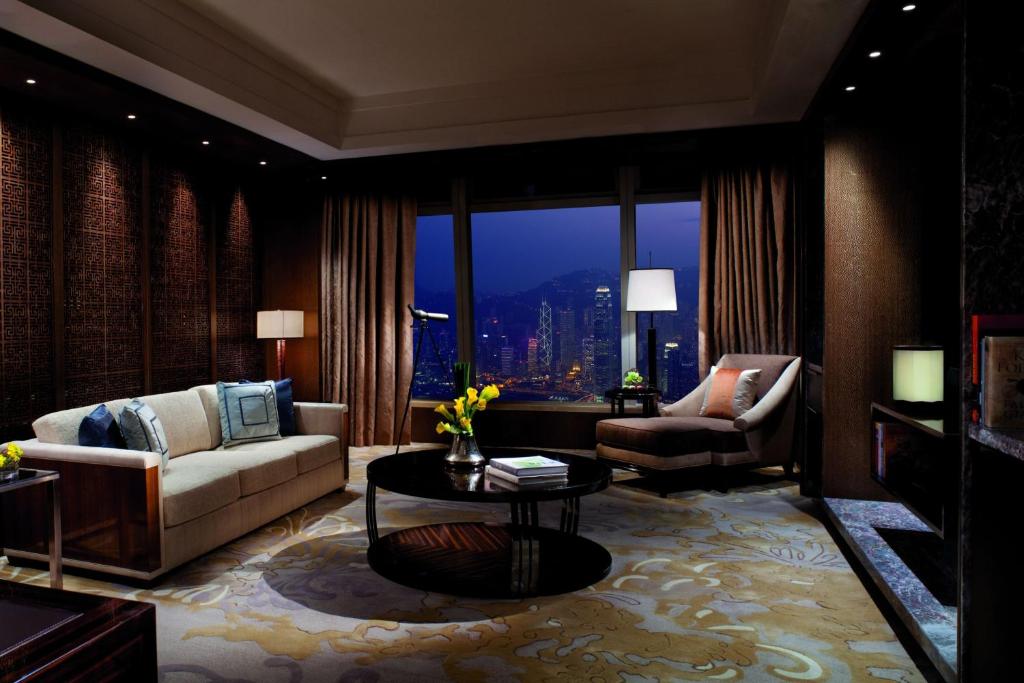 Ruang duduk di The Ritz-Carlton, Hong Kong