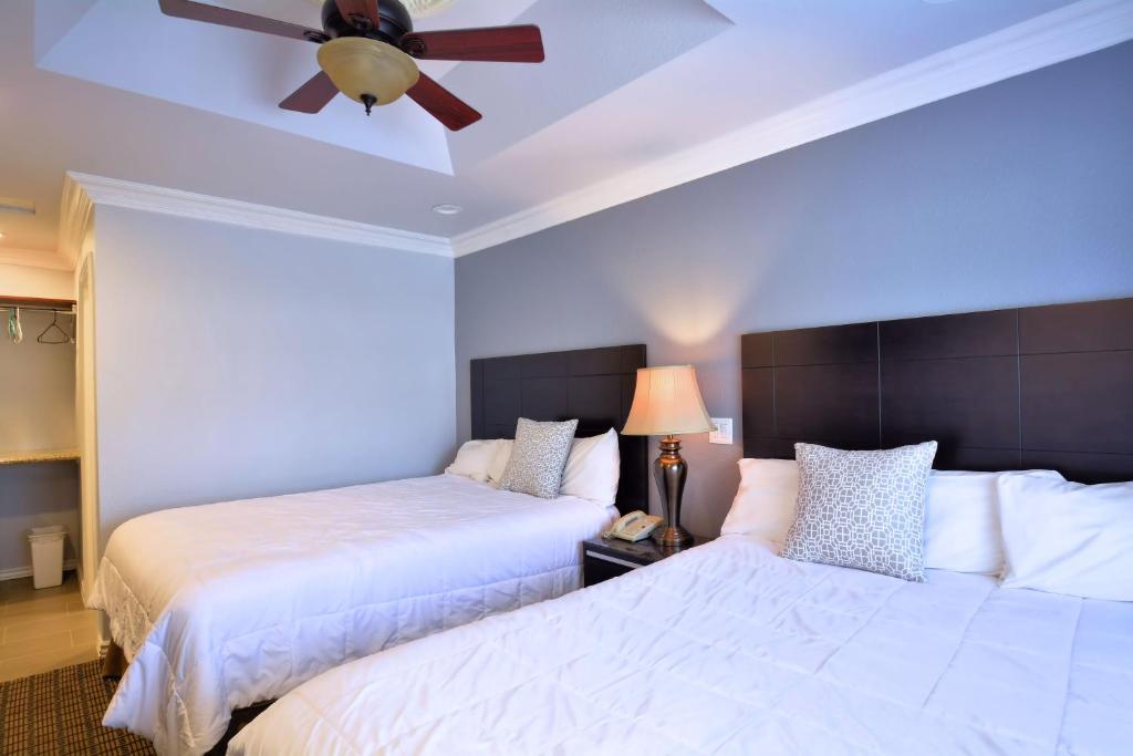 Crystal Lodge Motel - 