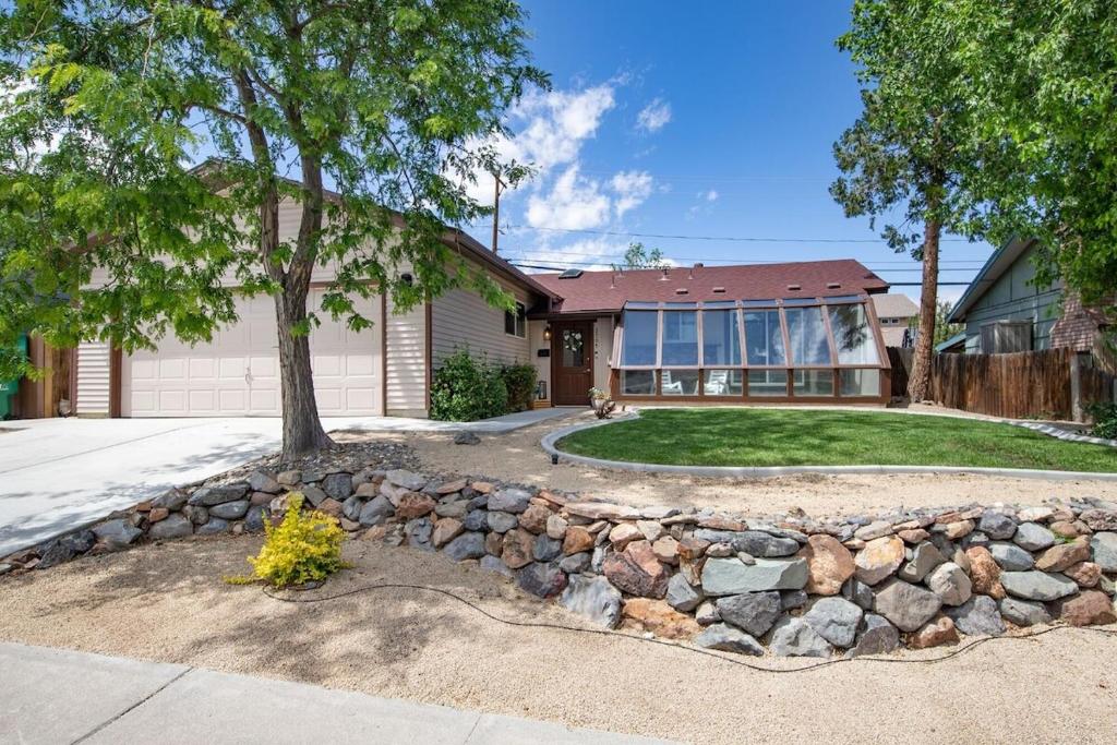 Reno Retreat-Near Downtown-UNR-Family Fun, Reno (aktualisierte Preise ...