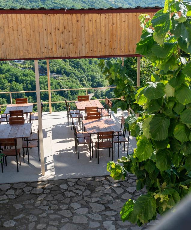 Balkón nebo terasa v ubytování Sighnaghi Hotel Fence Door&Сигнахи Отель Ворота Крепости&სიღნაღი სასტუმრო გალავნის კარი