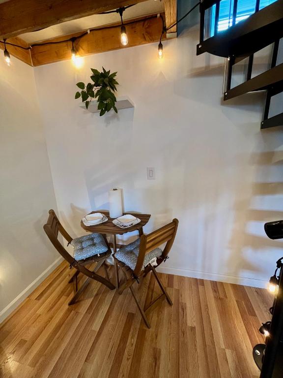 Imagen de la galería de NYC-Style Loft with Secret Entrance - Just 6 Miles from Times Square, en North Bergen