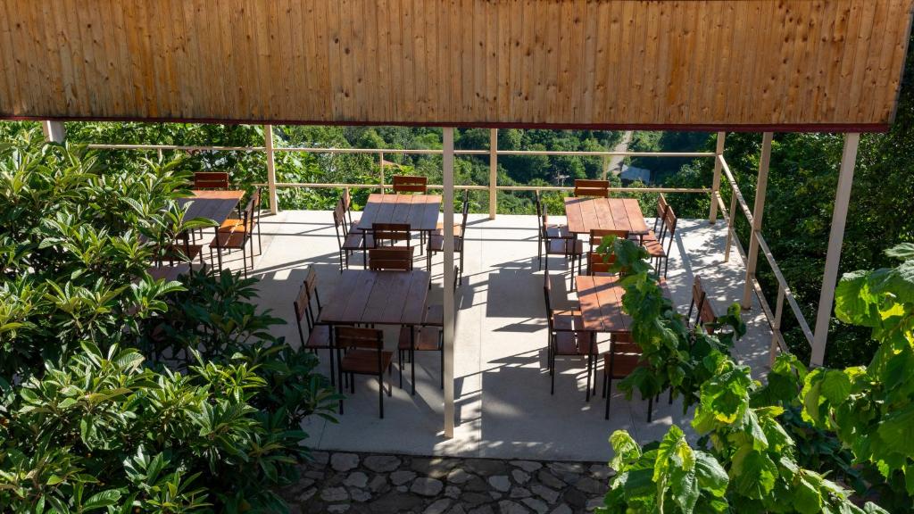 Balkón nebo terasa v ubytování Sighnaghi Hotel Fence Door&Сигнахи Отель Ворота Крепости&სიღნაღი სასტუმრო გალავნის კარი