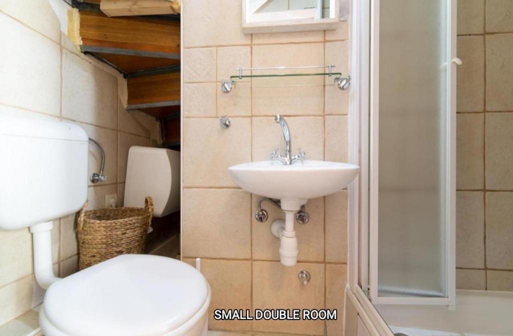 Koupelna v ubytování Guesthouse Mirula