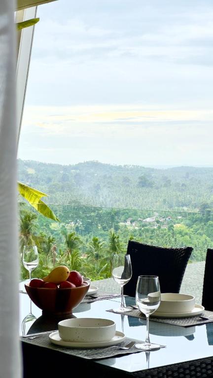 View of Coco Breeze Peaceful Sea-View Apartment, Mae Nam (preços atualizados ...