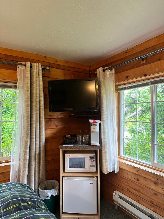Kuchyň nebo kuchyňský kout v ubytování Homer Floatplane Lodge