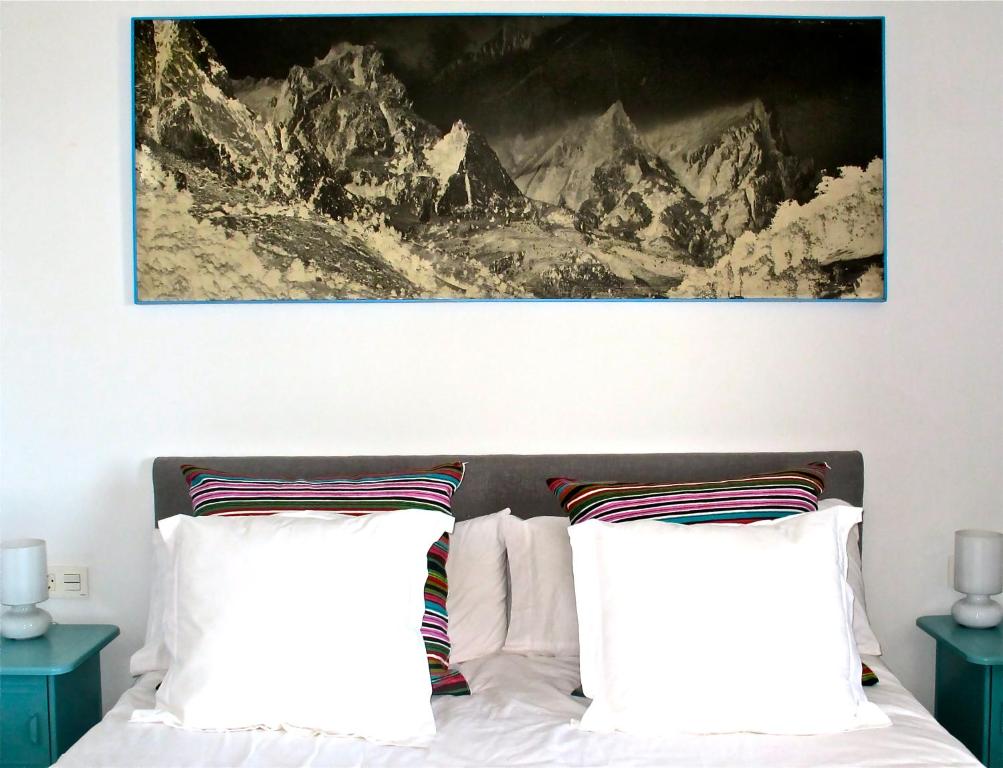A bed or beds in a room at El Sosiego