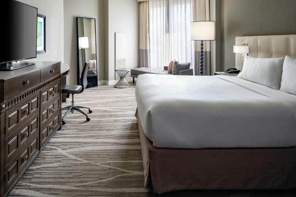 Renaissance Tampa International Plaza Hotel - 