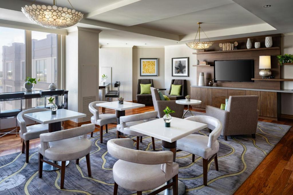 Renaissance Tampa International Plaza Hotel - 