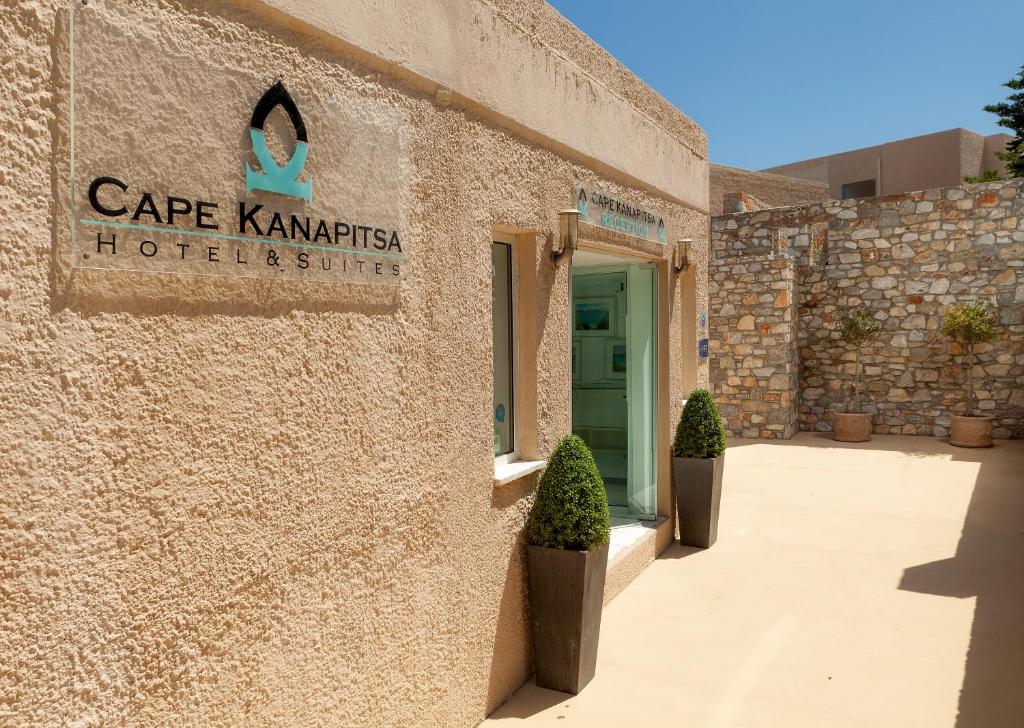 Certifikát, hodnocení, plakát nebo jiný dokument vystavený v ubytování Cape Kanapitsa Hotel & Suites